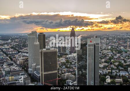 Horizon moderne de Francfort, paysage de la ville d'Allemagne Banque D'Images
