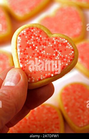 Cookies en forme de coeur. Saint Valentin. Banque D'Images