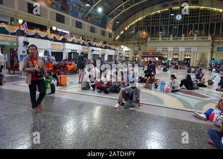 Pic montre: Stock de Thaïlande . Photo De La Gare De Hua Lamphong Par Gavin Rodgers/ Pixel8000 Banque D'Images