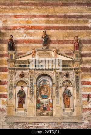 Autel latéral à l'église de l'Eremitani, Padoue, Vénétie, Italie Banque D'Images