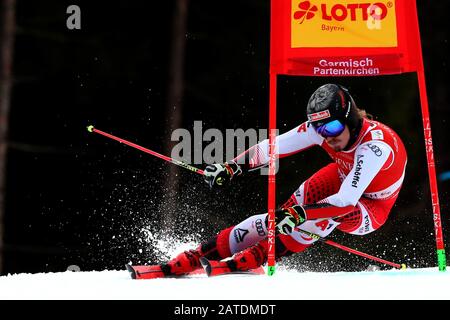 Garmisch Partenkirchen, Allemagne . 02 février 2020. Manuel Feller, Autriche, fait la course à la coupe du monde de ski alpin Audi FIS le 2 février 2020 à Garmisch-Partenkirchen, Allemagne. Crédit : Cal Sport Media/Alay Live News Banque D'Images