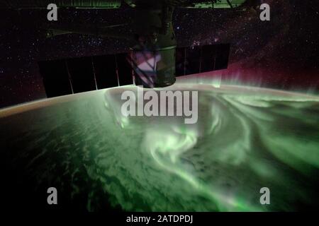 ISS - 19 août 2017 - les lumières du Sud - Aurora Australis - vu par un astronaute de la Station spatiale internationale sur l'hémisphère Sud Banque D'Images