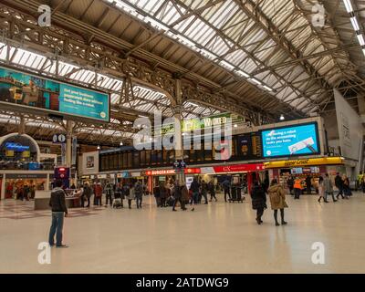 Victoria Station de Londres Banque D'Images