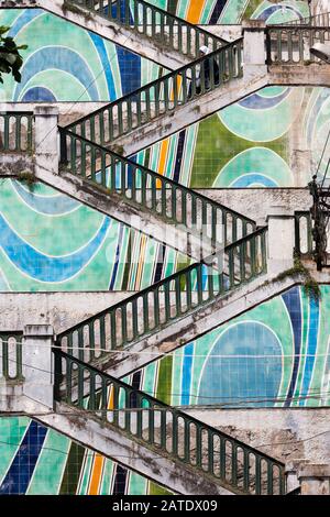 L'émerveiller des escaliers monte jusqu'à la casbah d'Alger, Algérie Banque D'Images