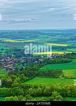 Vue aérienne sur Vezelay en Bourgogne Franche Comte en France Banque D'Images