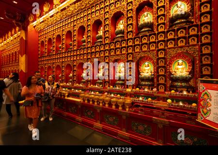 Singapour. Janvier 2020. Vue intérieure du temple relique de la dent de Bouddha Banque D'Images