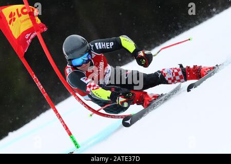 Garmisch Partenkirchen, Allemagne. 02 février 2020. Filip Zubcic, de Croatie, bat le cap lors de la course de slalom géant à la coupe du monde de ski alpin Audi FIS le 02 février 2020 à Garmisch-Partenkirchen, en Allemagne. Crédit: Agence Photographique Sportive Européenne/Alay Live News Banque D'Images