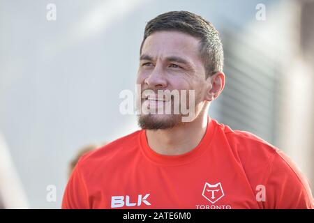 Leeds, Royaume-Uni, 2 février 2020. L'ancienne coupe du monde remportant Toute la Black Sonny Bill Williams entre sur le terrain pour se réchauffer avant ses débuts à la Super League de rugby pour Toronto Wolfpack dans un stade de vente de Headingley. Crédit: Dean Williams/Alay Live News Banque D'Images