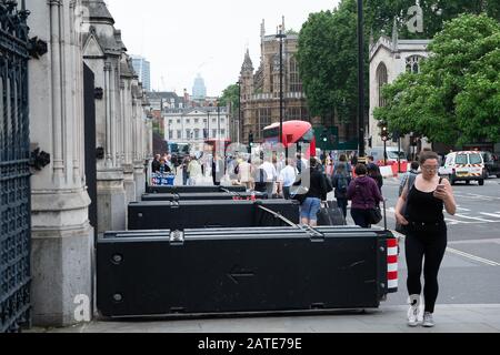 Westminster, Londres, Royaume-Uni. 26 juin 2019. Barrières de sécurité à l'extérieur des portes du Palais de Westminster. Crédit : Maureen Mclean/Alay Banque D'Images