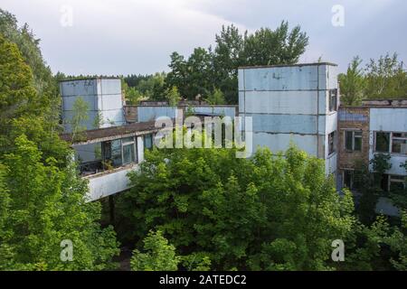 Ancienne usine Jupiter de Pripyat, ville fantôme de la zone d'exclusion de Tchernobyl qui a été créée après la catastrophe nucléaire Banque D'Images