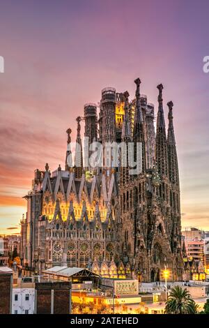 Eglise de la basilique de la Sagrada Familia, façade de la Nativité, Barcelone, Catalogne, Espagne Banque D'Images