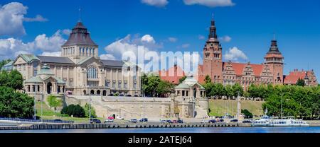 Szczecin, Province De Pomeranian Ouest, Pologne. Waly Chrobrego - Hakenterrasse (Terrasse De Haken). Vue sur la rivière Odra. Banque D'Images