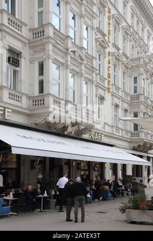 Vienna Hotel Sacher Cafe Mozart Banque D'Images