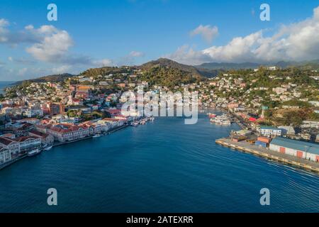 Vue Aérienne De St. George’S, Grenade, Mer Des Caraïbes Banque D'Images