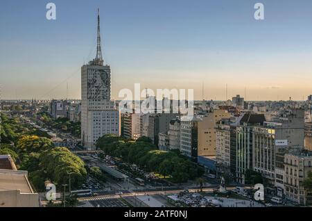 Buenos Aires, Argentine, - Février. 20. 2016 : vue aérienne de la Plaza de la Republica sur les avenues Corrientes et 9 de Julio, Buenos Aires Banque D'Images