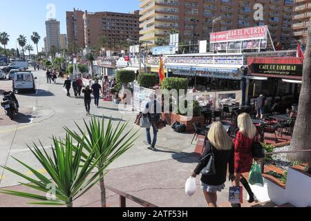 Front de mer, promenade, Fuengirola, Costa del sol, Espagne Banque D'Images