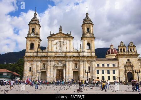 La Cathédrale Néoclassique Primatial (Catedral Primada) De La Plaza Bolivar, Bogota, Colombie Banque D'Images