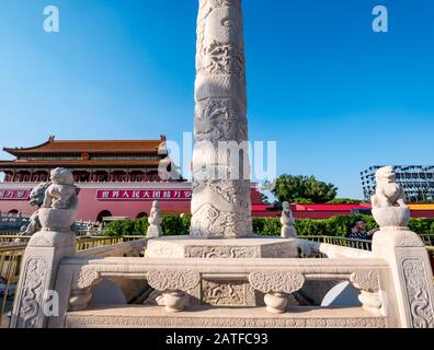 La dynastie Ming colonne ornementale (Huabiao) Porte Interdite de la ville, place Tiananmen, Beijing, République Populaire de Chine Banque D'Images