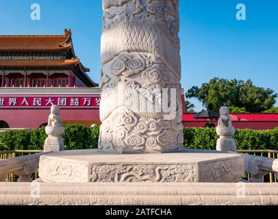 La dynastie Ming colonne ornementale (Huabiao) Porte Interdite de la ville, place Tiananmen, Beijing, République Populaire de Chine Banque D'Images