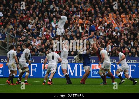 Saint Denis, Seine Saint Denis, France. 2 février 2020. L'équipe du Lock of England MARO ITOJE en action lors du tournoi Guinness Six Nations Rugby entre la France et l'Angleterre au Stade de France - St Denis - France. La France A Remporté 24-17 Crédits : Pierre Stevenin/Zuma Wire/Alay Live News Banque D'Images