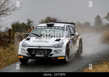 Galway, Galway, Irlande. 2 février 2020. Championnat irlandais de rallye tarmac, rallye international Galway; Josh Moffett et Keith Moriarty (Hyundai 20 R5) revendiquent la 5ème place crédit global: Action plus Sports/Alay Live News Banque D'Images