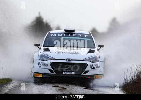 Galway, Galway, Irlande. 2 février 2020. Championnat irlandais de rallye tarmac, rallye international Galway; Josh Moffett et Keith Moriarty (Hyundai 20 R5) revendiquent la 5ème place crédit global: Action plus Sports/Alay Live News Banque D'Images