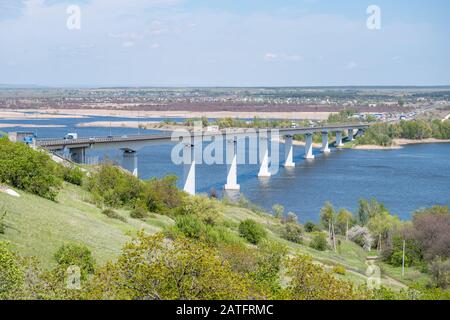 Pont routier au-dessus de la rivière Don à Kalach-on-Don, Russie Banque D'Images