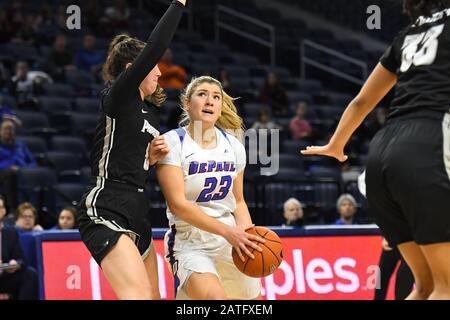 Chicago, Illinois, États-Unis. 02 février 2020. DePaul Blue Demons Guard Dee Bekelja (23) se rendre au panier pendant le match NCAA de la Big East Conference entre (11) DePaul vs Providence à Wintrust Area à Chicago, Illinois. Dean Reid/Csm/Alay Live News Banque D'Images