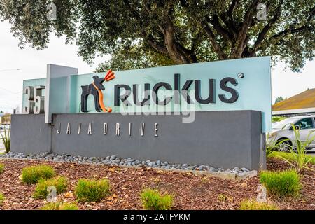 27 janvier 2020 Sunnyvale / CA / USA - Ruckus Networks siège social dans la Silicon Valley; Ruckus Networks, une société ARRIS, est une société qui vend câblé et Banque D'Images