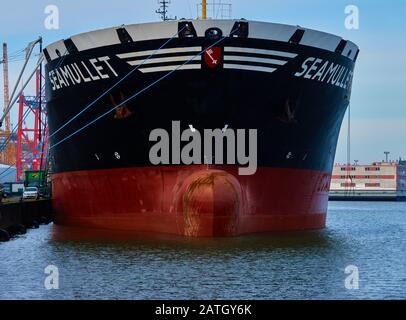 Bremerhaven, Allemagne, 16 janvier 2020: Le Seamullet, un pétrolier allemand transportant du pétrole et des produits raffinés, est ancré dans le port Banque D'Images