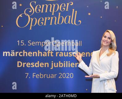 Dresde, Allemagne. 22 octobre 2019. Le journaliste Judith Rakers sera présenté comme présentateur du 15ème Semperopernball le 7 février 2020. Crédit: Jens Kalaene/dpa-Zentralbild/ZB/dpa/Alay Live News Banque D'Images