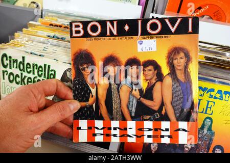 Single: Bon Jovi - Livin' sur une prière Banque D'Images