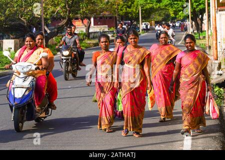 Locaux à Pondichéry. D'une série de photos de voyage en Inde du Sud. Date De La Photo: Mercredi 8 Janvier 2020. Photo : Roger Garfield/Alay Banque D'Images