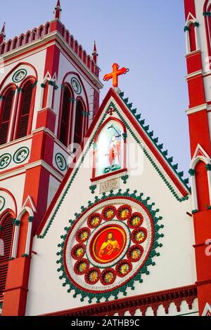 La Cathédrale Du Sacré-Cœur À Pondichéry. D'une série de photos de voyage en Inde du Sud. Date De La Photo: Mercredi 8 Janvier 2020. Photo: Roger Garfiel Banque D'Images