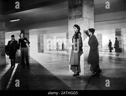 Stazione Termini Année: 1953 États-Unis / Italie Directeur: Vittorio De Sica Richard Beymer, Jennifer Jones Banque D'Images