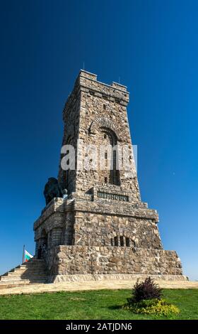 Mémorial De La Shipka Sur Le Pic Stoletov Près Du Col De La Shipka Dans Les Montagnes Des Balkans (Stara Planina), Près De Shipka, En Bulgarie Banque D'Images