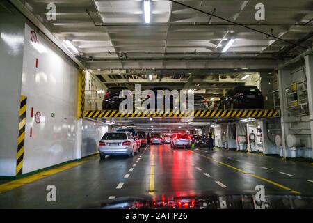 Éditorial 08.30.2019 MS Baltic Princess Cars sur deux ponts à l'intérieur du trafic de gros ferries entre Turku et Stockholm Banque D'Images