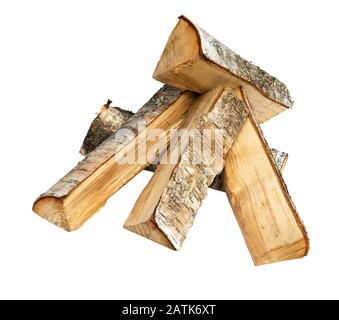 Bois De Chauffage. Pile de bois de chauffage isolée sur fond blanc. Grumes de bois de feu de bouleau - chemin de découpe. Banque D'Images