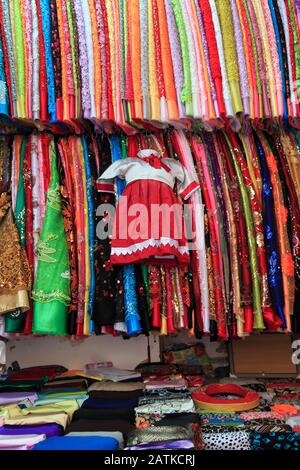 Textiles, Marché Binh Tay, Cholon, Chinatown, Ho Chi Minh Ville, Saigon, Vietnam, Asie Du Sud-Est, Asie Banque D'Images