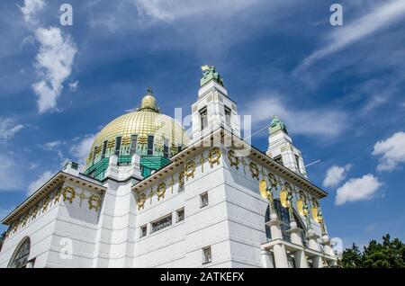 L'église Saint-Léopold, chef-d'œuvre architectural d'Otto Wagner, est la première église moderne d'Europe et un joyau de l'Art nouveau viennois. Banque D'Images