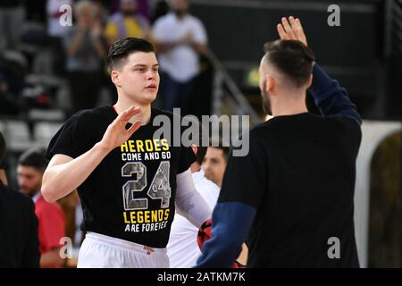 Virtus Roma, qui voit OriOra Pistoia passer 80-81 après le panier 2" de la fin de Johnson, sort vaincu une fois de plus sur la sirène. Match joué à la mémoire de Kobe Bryant, célébré par les deux équipes avec un maillot porté pendant l'échauffement. (Photo De Domenico Cippitelli/Pacific Press) Banque D'Images