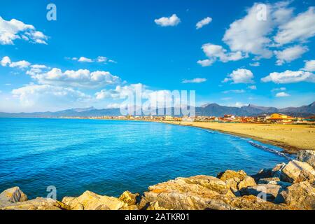 Viareggio front de mer, plage et mer en hiver, Versilia, Toscane, Italie Versilia, Lucca Toscane, Italie Europe. Banque D'Images