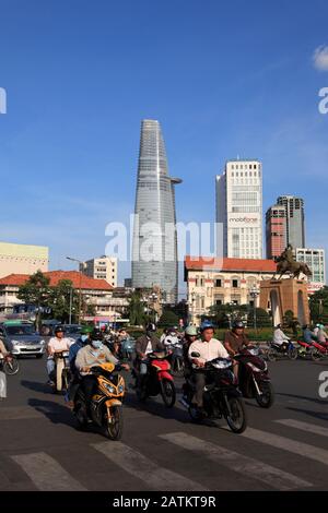 Tran Nguyen Han Rond-Point, Bitexco Financial Tower, Ho Chi Minh Ville, Saigon, Vietnam, Asie Du Sud-Est, Asie Banque D'Images