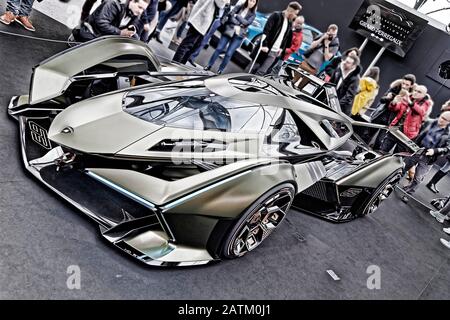 Paris, France. 1 févr. 2020. Lamborghini Lambo V12 Vision Gran Turismo   le Festival International de l'Automobile se réunit à Paris Banque D'Images