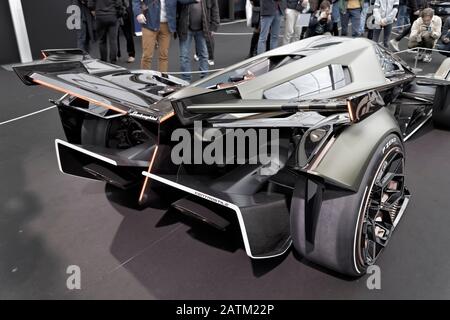 Paris, France. 1 févr. 2020. Lamborghini Lambo V12 Vision Gran Turismo   le Festival International de l'Automobile se réunit à Paris Banque D'Images