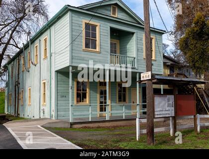 Walnut Grove, Californie, États-Unis, 12 janvier 2020 - Locke Boarding House Museum, construit en 1909, au parc historique de Californie Banque D'Images