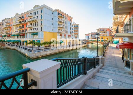 Quartier Qanat sur Pearl Island à Doha, Qatar Banque D'Images