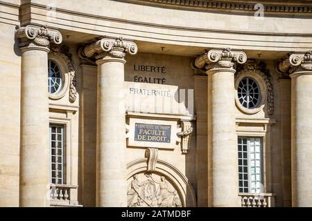 Paris/FRANCE - 19 septembre 2019 : Faculté de droit sur la place du Panthéon Banque D'Images