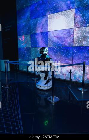 Nur-Sultan, Kazakhstan, 02 janvier 2020: Modèle de robot au centre des expositions astana Banque D'Images