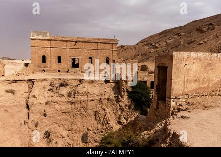 L'usine de collecte et de traitement des eaux de surface abandonnée et délabrée de Khafs Daghrah, en Arabie Saoudite Banque D'Images